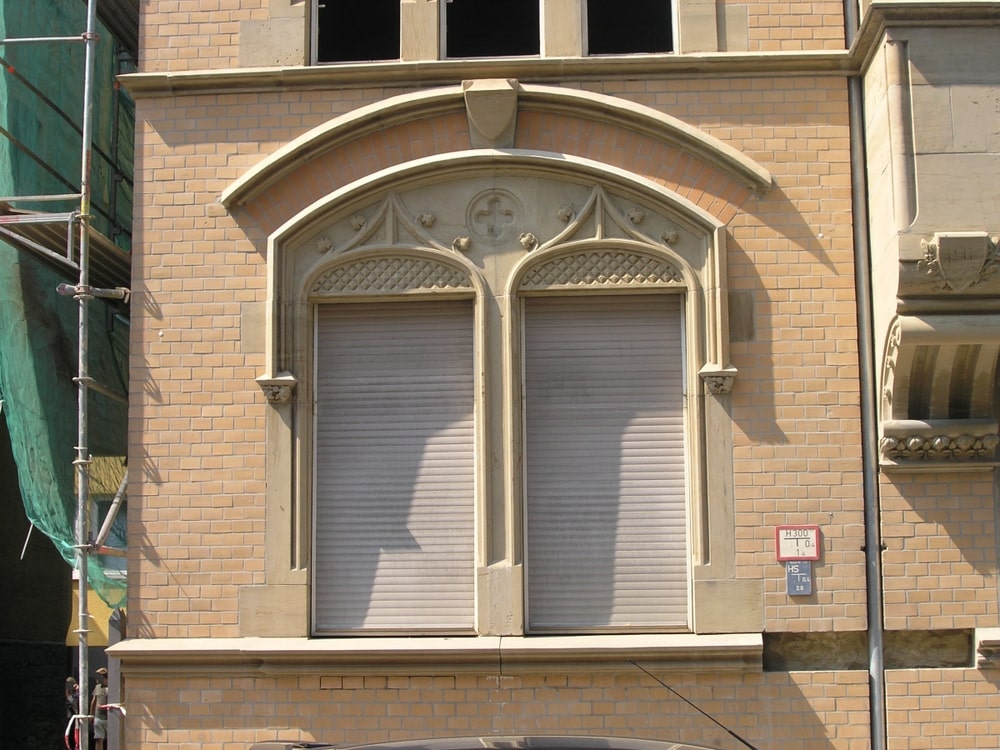Spitzbogenfenster
